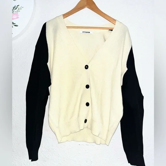 Stylish Black and Cream Cardigan - Picture 3 of 9